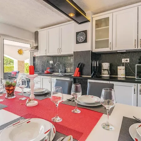 Front In With Wifi Feriehus Klimno