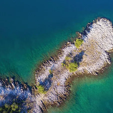 Сasa de vacaciones Front In With Wifi Klimno