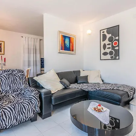 Ferienhaus Beach Front Home In Klimno With Wifi *