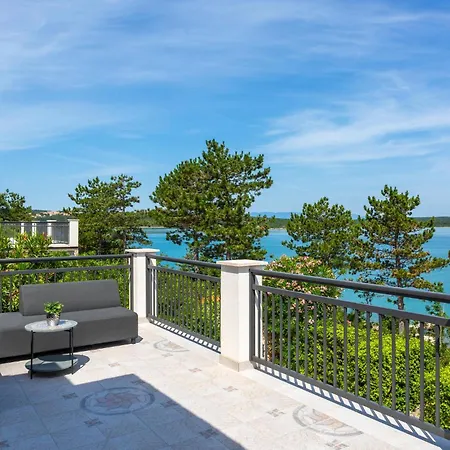 Ferienhaus Beach Front Home In Klimno With Wifi *