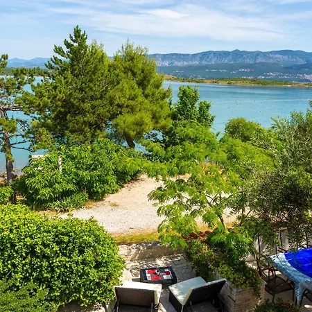 Beach Front Home In Klimno With Wifi Ferienhaus *